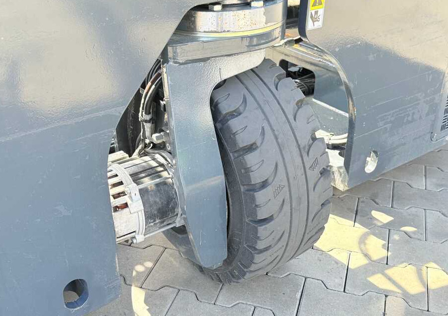 4방향 리치 트럭 Combilift C4000STE / TRIPLEX / 6850MM / FREE LIFT / ONLY 1,348 HOURS / FORK SIDESHIFT / EXCELLENT CONDITION : 사진 31