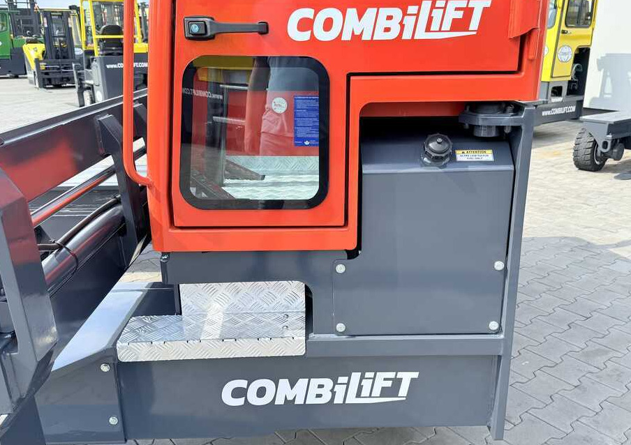 Combilift C4500 / DIESEL / TRIPLEX - 6420MM / FREE-LIFT / WIDE FORK POSITIONER - 4방향 리치 트럭 : 사진 3 Combilift C4500 / DIESEL / TRIPLEX - 6420MM / FREE-LIFT / WIDE FORK POSITIONER - 4방향 리치 트럭 : 사진 3