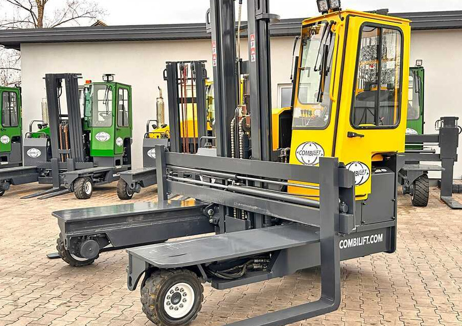 Combilift C4500 / DUPLEX / 4050MM / DIESEL / WIDE POSITIONER / FREE LIFT / SIDESHIFT / LIKE NEW - 4방향 리치 트럭 : 사진 1 Combilift C4500 / DUPLEX / 4050MM / DIESEL / WIDE POSITIONER / FREE LIFT / SIDESHIFT / LIKE NEW - 4방향 리치 트럭 : 사진 1