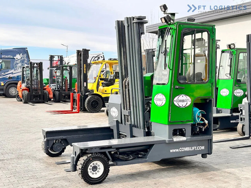 Combilift C4500 / LPG / TRIPLEX / 5500MM / FREE LIFT / HYDRAULIC FORK SHIFT / Like New C4500 / LPG / TRIPLEX / 5500MM / FREE LIFT / HYDRAU - 4방향 리치 트럭 : 사진 2 Combilift C4500 / LPG / TRIPLEX / 5500MM / FREE LIFT / HYDRAULIC FORK SHIFT / Like New C4500 / LPG / TRIPLEX / 5500MM / FREE LIFT / HYDRAU - 4방향 리치 트럭 : 사진 2