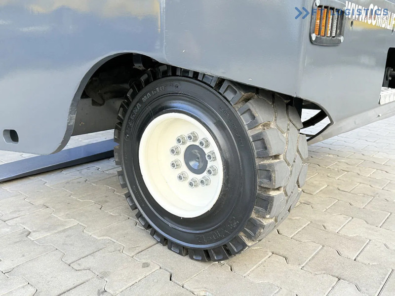 Combilift C5000SR / DIESEL / TRIPLEX MAST – 6100 MM / FORK POSITIONER / FULL CABIN C5000SR / DIESEL / TRIPLEX MAST – 6100 MM / FORK POSITI - 사이드 로더 : 사진 4 Combilift C5000SR / DIESEL / TRIPLEX MAST – 6100 MM / FORK POSITIONER / FULL CABIN C5000SR / DIESEL / TRIPLEX MAST – 6100 MM / FORK POSITI - 사이드 로더 : 사진 4