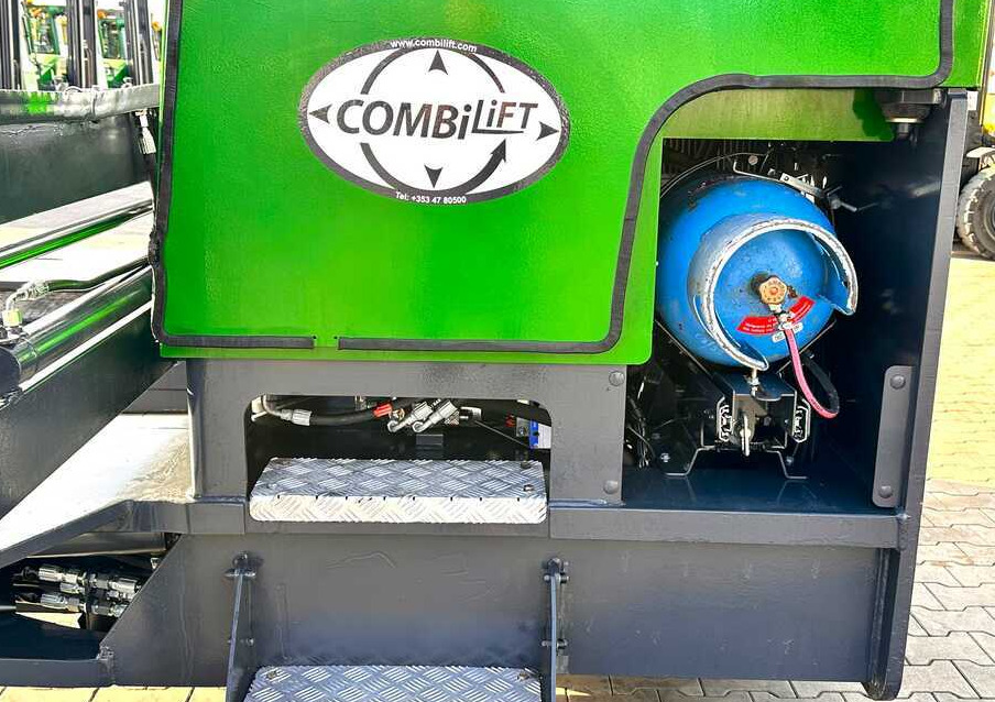 Combilift C5000XL / LPG / AIR CONDITIONING / WIDE POSITIONER / DUPLEX MAST / ADJUSTABLE FORKS / NEW TIRES / EXCELLENT CONDITION! - 4방향 리치 트럭 : 사진 4 Combilift C5000XL / LPG / AIR CONDITIONING / WIDE POSITIONER / DUPLEX MAST / ADJUSTABLE FORKS / NEW TIRES / EXCELLENT CONDITION! - 4방향 리치 트럭 : 사진 4
