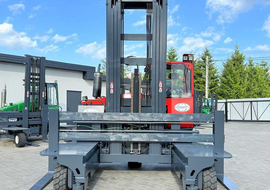 Combilift C8000 / GAS / TRIPLEX 8300 / WIDE FORK POSITIRONER / FREE-LIFT / A comprehensive range of four-way and side-loading forklifts. - 4방향 리치 트럭 : 사진 4 Combilift C8000 / GAS / TRIPLEX 8300 / WIDE FORK POSITIRONER / FREE-LIFT / A comprehensive range of four-way and side-loading forklifts. - 4방향 리치 트럭 : 사진 4