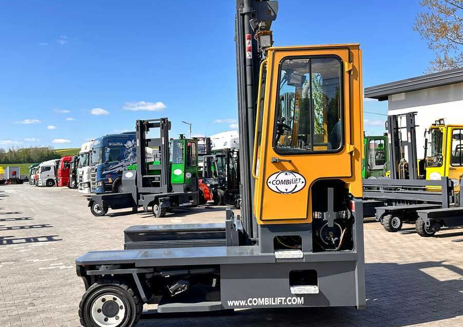 Combilift C9000 / GAS / DUPLEX / 4700MM / FREE LIFT / POSITIONER / FORK SIDE SHIFT / EXCELLENT CONDITION - 4방향 리치 트럭 : 사진 2 Combilift C9000 / GAS / DUPLEX / 4700MM / FREE LIFT / POSITIONER / FORK SIDE SHIFT / EXCELLENT CONDITION - 4방향 리치 트럭 : 사진 2