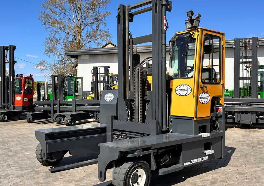 Combilift C9000 / GAS / DUPLEX / 4700MM / FREE LIFT / POSITIONER / FORK SIDE SHIFT / EXCELLENT CONDITION - 4방향 리치 트럭 : 사진 1 Combilift C9000 / GAS / DUPLEX / 4700MM / FREE LIFT / POSITIONER / FORK SIDE SHIFT / EXCELLENT CONDITION - 4방향 리치 트럭 : 사진 1