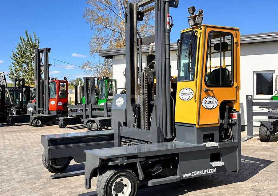 Combilift C9000 / GAS / DUPLEX / 4700MM / FREE LIFT / POSITIONER / FORK SIDE SHIFT / EXCELLENT CONDITION - 4방향 리치 트럭 : 사진 4 Combilift C9000 / GAS / DUPLEX / 4700MM / FREE LIFT / POSITIONER / FORK SIDE SHIFT / EXCELLENT CONDITION - 4방향 리치 트럭 : 사진 4
