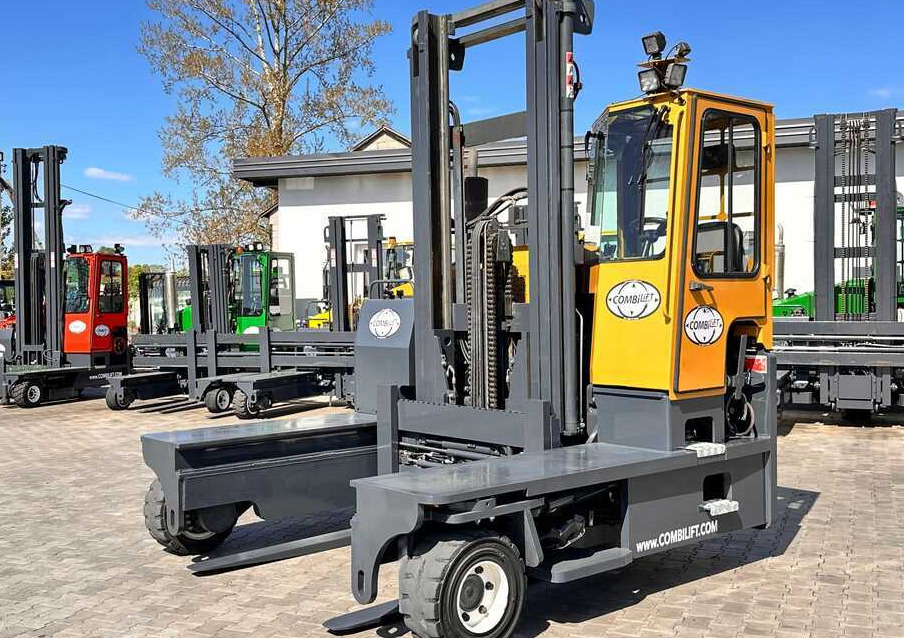 Combilift C9000 / GAS / DUPLEX / 4700MM / FREE LIFT / POSITIONER / FORK SIDE SHIFT / EXCELLENT CONDITION - 4방향 리치 트럭 : 사진 3 Combilift C9000 / GAS / DUPLEX / 4700MM / FREE LIFT / POSITIONER / FORK SIDE SHIFT / EXCELLENT CONDITION - 4방향 리치 트럭 : 사진 3