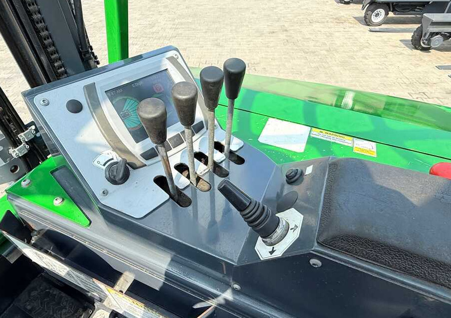 4방향 리치 트럭 Combilift CBE4000 / TRIPLEX / 5200 / FREE-LIFT : 사진 18
