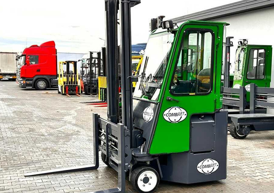 Combilift Combilift C3000CB - DUPLEX 4000mm - Year 2015 - / CABIN - HEATING / ONLY 6546 MTH / EXCELLENT CONDITION / LIKE NEW! - 4방향 리치 트럭 : 사진 2 Combilift Combilift C3000CB - DUPLEX 4000mm - Year 2015 - / CABIN - HEATING / ONLY 6546 MTH / EXCELLENT CONDITION / LIKE NEW! - 4방향 리치 트럭 : 사진 2