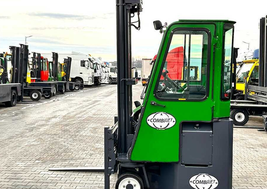 Combilift Combilift C3000CB - DUPLEX 4000mm - Year 2015 - / CABIN - HEATING / ONLY 6546 MTH / EXCELLENT CONDITION / LIKE NEW! - 4방향 리치 트럭 : 사진 3 Combilift Combilift C3000CB - DUPLEX 4000mm - Year 2015 - / CABIN - HEATING / ONLY 6546 MTH / EXCELLENT CONDITION / LIKE NEW! - 4방향 리치 트럭 : 사진 3