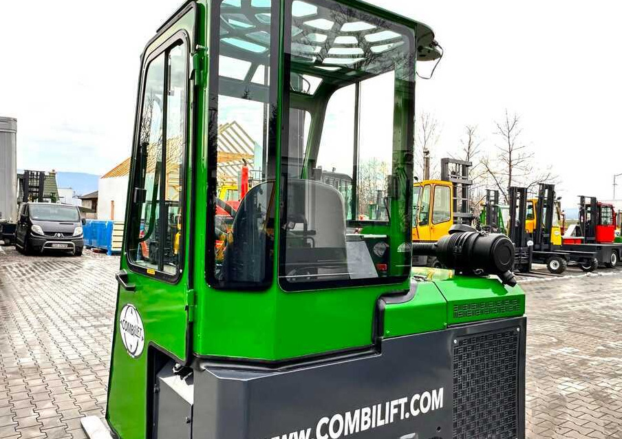 Combilift Combilift C3000CB - DUPLEX 4000mm - Year 2015 - / CABIN - HEATING / ONLY 6546 MTH / EXCELLENT CONDITION / LIKE NEW! - 4방향 리치 트럭 : 사진 5 Combilift Combilift C3000CB - DUPLEX 4000mm - Year 2015 - / CABIN - HEATING / ONLY 6546 MTH / EXCELLENT CONDITION / LIKE NEW! - 4방향 리치 트럭 : 사진 5