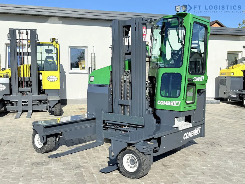 Combilift Combilift FOUR-WAY MULTIDIRECTIONAL FORKLIFT C4500 / DIESEL / TRIPLEX 4900MM / ONLY 4854 HOURS / FORK POSITIONER / FULL CABIN – - 4방향 리치 트럭 : 사진 4 Combilift Combilift FOUR-WAY MULTIDIRECTIONAL FORKLIFT C4500 / DIESEL / TRIPLEX 4900MM / ONLY 4854 HOURS / FORK POSITIONER / FULL CABIN – - 4방향 리치 트럭 : 사진 4