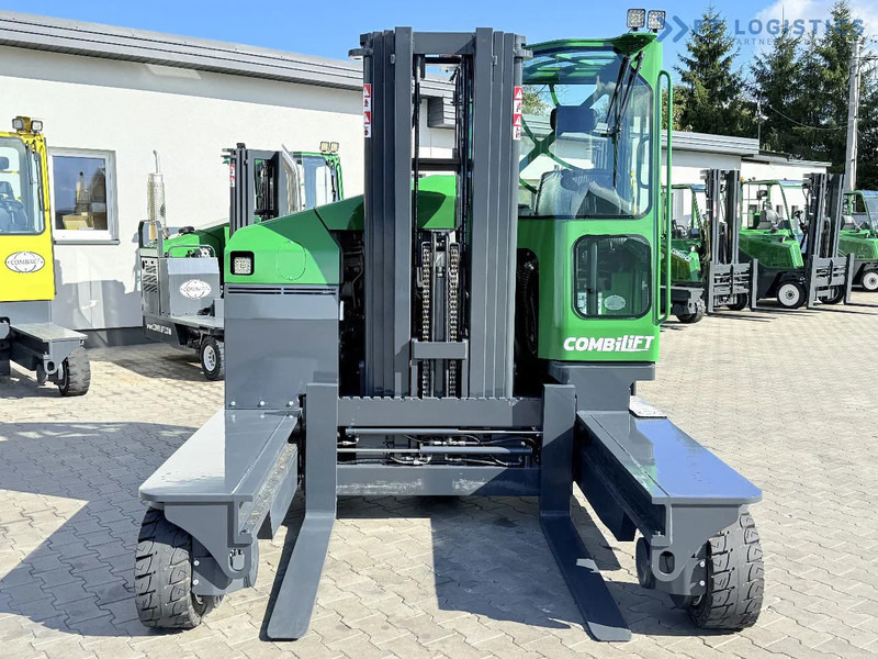 Combilift FOUR-WAY / MULTI-DIRECTIONAL FORKLIFT C4500 / DIESEL / TRIPLEX 4900MM / ONLY 4160 WORKING HOURS / FORK POSITIONER / FULL CABIN W - 4방향 리치 트럭 : 사진 4 Combilift FOUR-WAY / MULTI-DIRECTIONAL FORKLIFT C4500 / DIESEL / TRIPLEX 4900MM / ONLY 4160 WORKING HOURS / FORK POSITIONER / FULL CABIN W - 4방향 리치 트럭 : 사진 4