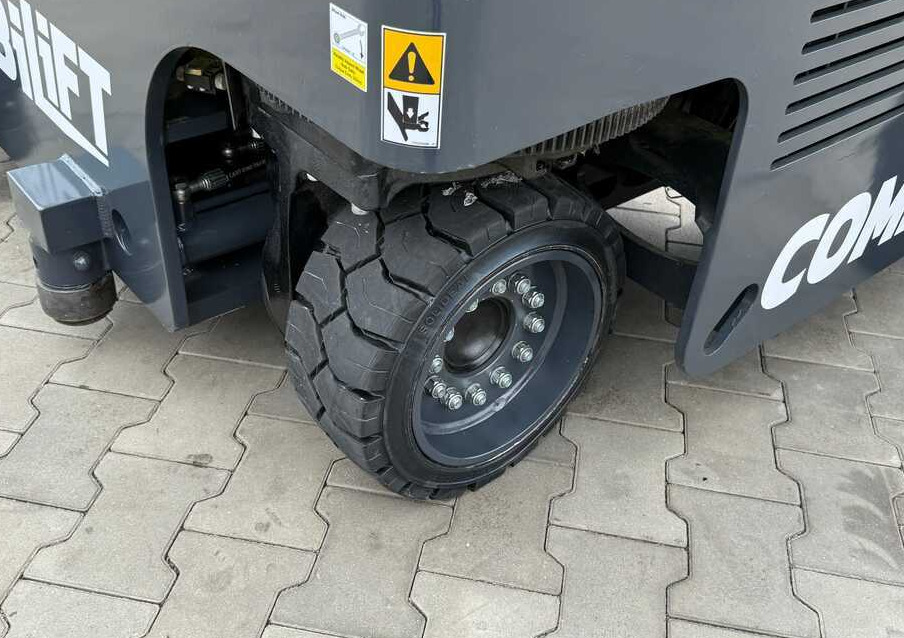 Combilift MR / ELECTRIC / TRIPLEX – 6000MM / FULL FREE LIFT / WIDE POSITIONER / FORK SIDESHIFT / ONLY 1400 HOURS / LIKE NEW - 4방향 리치 트럭 : 사진 5 Combilift MR / ELECTRIC / TRIPLEX – 6000MM / FULL FREE LIFT / WIDE POSITIONER / FORK SIDESHIFT / ONLY 1400 HOURS / LIKE NEW - 4방향 리치 트럭 : 사진 5