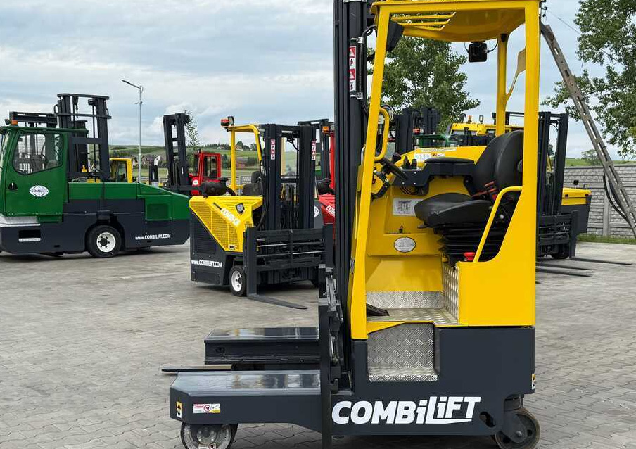 Combilift MR / ELECTRIC / TRIPLEX – 6000MM / FULL FREE LIFT / WIDE POSITIONER / FORK SIDESHIFT / ONLY 1400 HOURS / LIKE NEW - 4방향 리치 트럭 : 사진 2 Combilift MR / ELECTRIC / TRIPLEX – 6000MM / FULL FREE LIFT / WIDE POSITIONER / FORK SIDESHIFT / ONLY 1400 HOURS / LIKE NEW - 4방향 리치 트럭 : 사진 2