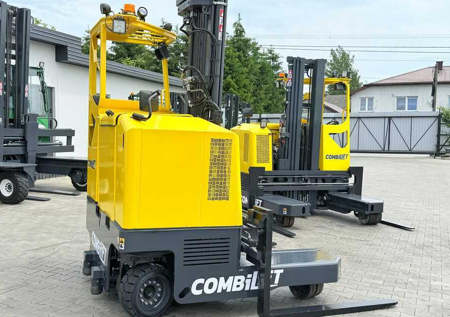 Combilift MR / ELECTRIC / TRIPLEX – 6000MM / FULL FREE LIFT / WIDE POSITIONER / FORK SIDESHIFT / ONLY 1400 HOURS / LIKE NEW - 4방향 리치 트럭 : 사진 5 Combilift MR / ELECTRIC / TRIPLEX – 6000MM / FULL FREE LIFT / WIDE POSITIONER / FORK SIDESHIFT / ONLY 1400 HOURS / LIKE NEW - 4방향 리치 트럭 : 사진 5