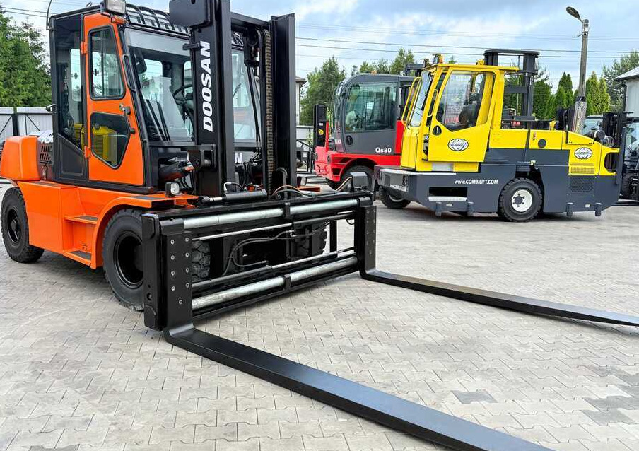 Doosan DOOSAN / DUPLEX 3000MM / SIDE SHIFT / FORK POSITIONER / 2500MM FORKS / 7000KG / CABIN / LIKE NEW - 디젤 지게차 : 사진 3 Doosan DOOSAN / DUPLEX 3000MM / SIDE SHIFT / FORK POSITIONER / 2500MM FORKS / 7000KG / CABIN / LIKE NEW - 디젤 지게차 : 사진 3