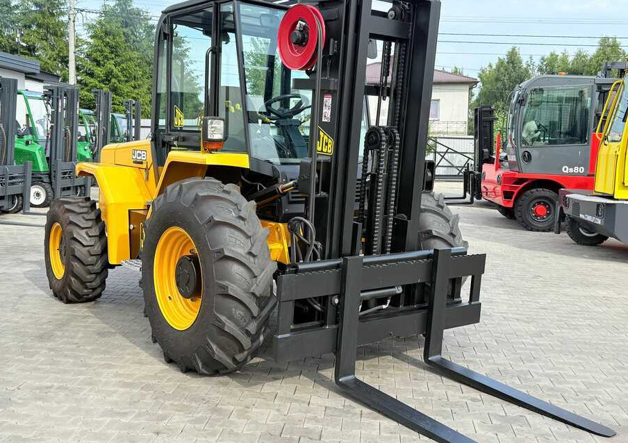 JCB 940 / DIESEL / TRIPLEX 4500MM / FORK POSITIONER / FORK SIDESHIFT / 4T / NEW TYRES / LIKE NEW - 지형 지게차 : 사진 5 JCB 940 / DIESEL / TRIPLEX 4500MM / FORK POSITIONER / FORK SIDESHIFT / 4T / NEW TYRES / LIKE NEW - 지형 지게차 : 사진 5