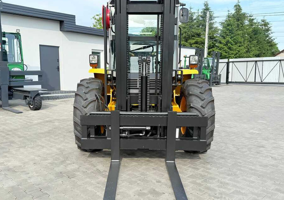 JCB 940 / DIESEL / TRIPLEX 4500MM / FORK POSITIONER / FORK SIDESHIFT / 4T / NEW TYRES / LIKE NEW - 지형 지게차 : 사진 4 JCB 940 / DIESEL / TRIPLEX 4500MM / FORK POSITIONER / FORK SIDESHIFT / 4T / NEW TYRES / LIKE NEW - 지형 지게차 : 사진 4