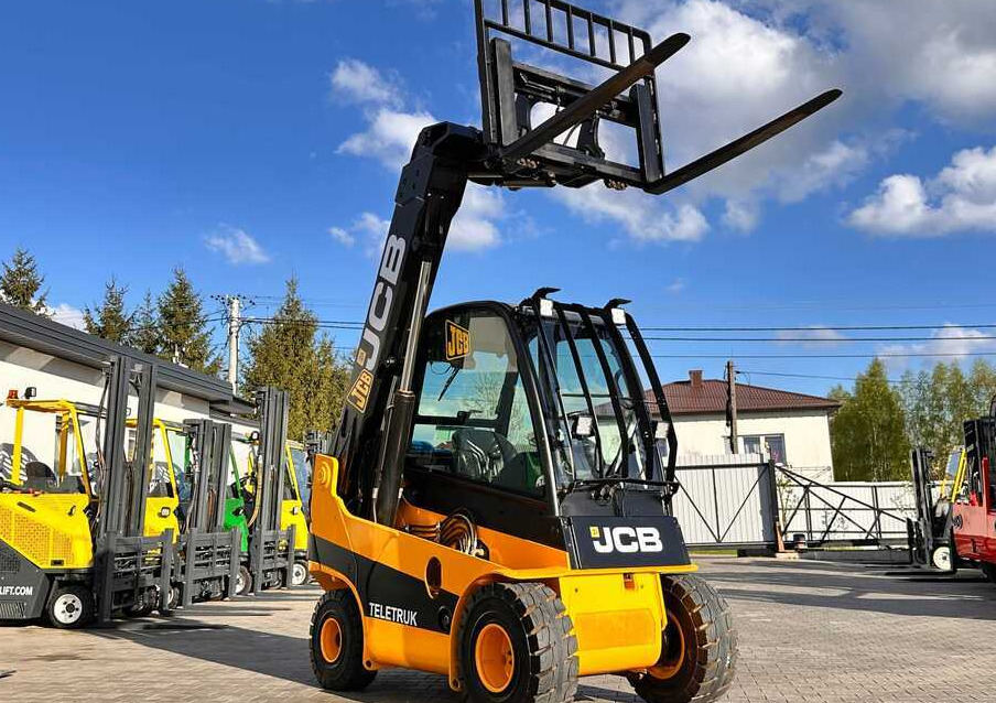 JCB TLT30G / GAS / 4100MM / FULL CABIN / FORK POSITIONER / LIKE NEW - 텔레스코픽 핸들러 : 사진 1 JCB TLT30G / GAS / 4100MM / FULL CABIN / FORK POSITIONER / LIKE NEW - 텔레스코픽 핸들러 : 사진 1