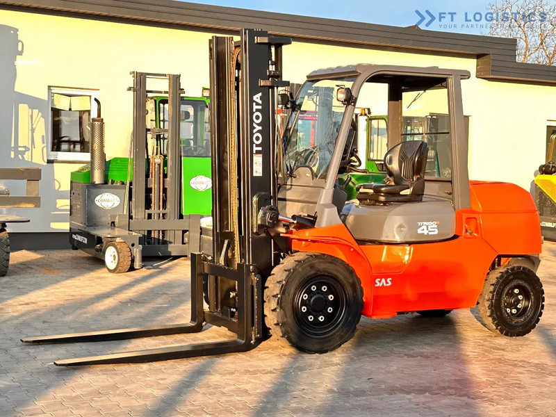 Toyota 42-4FD40 / DIESEL / 4500KG / DUPLEX / FORKS 1400MM / WELL-MAINTAINED 42-4FD40 / DIESEL / 4500KG / DUPLEX / FORKS 1400MM / WELL-M - 디젤 지게차 : 사진 3 Toyota 42-4FD40 / DIESEL / 4500KG / DUPLEX / FORKS 1400MM / WELL-MAINTAINED 42-4FD40 / DIESEL / 4500KG / DUPLEX / FORKS 1400MM / WELL-M - 디젤 지게차 : 사진 3