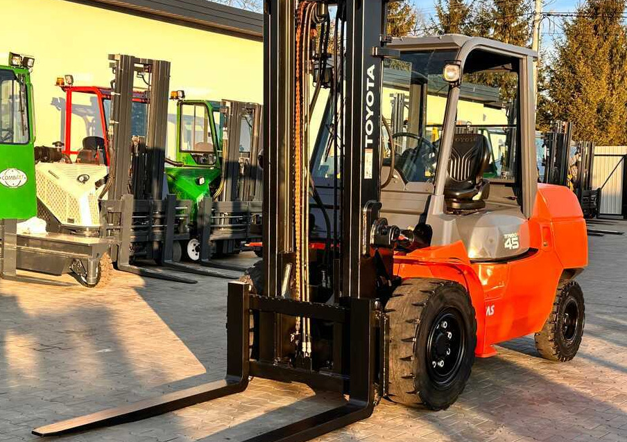 Toyota 42-4FD40 / DIESEL / 4500KG / DUPLEX / FORKS 1400MM / WELL-MAINTAINED - 디젤 지게차 : 사진 2 Toyota 42-4FD40 / DIESEL / 4500KG / DUPLEX / FORKS 1400MM / WELL-MAINTAINED - 디젤 지게차 : 사진 2