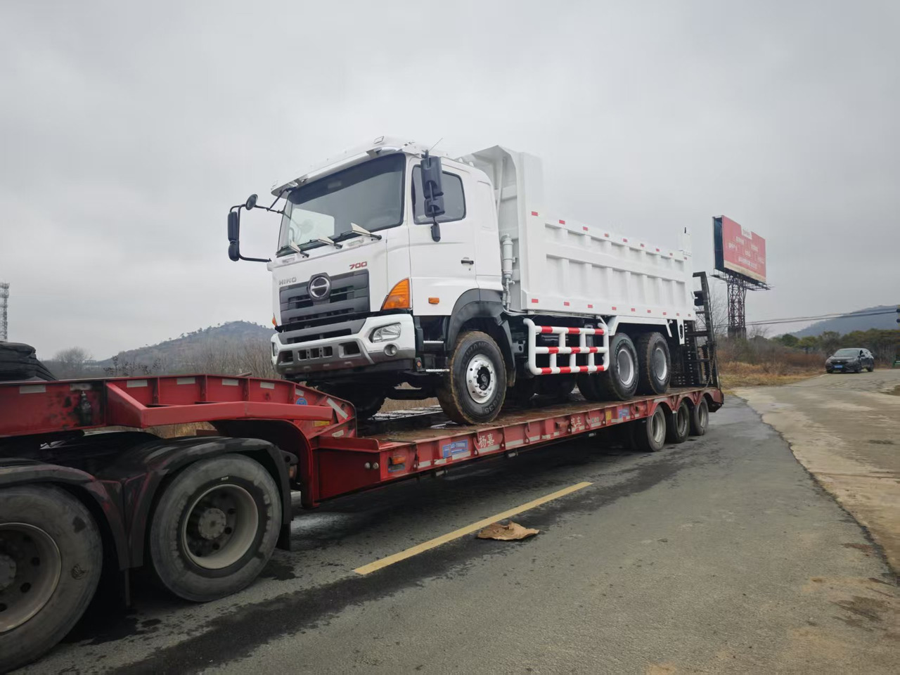 HINO HINO 700 - 덤프트럭 : 사진 2 HINO HINO 700 - 덤프트럭 : 사진 2