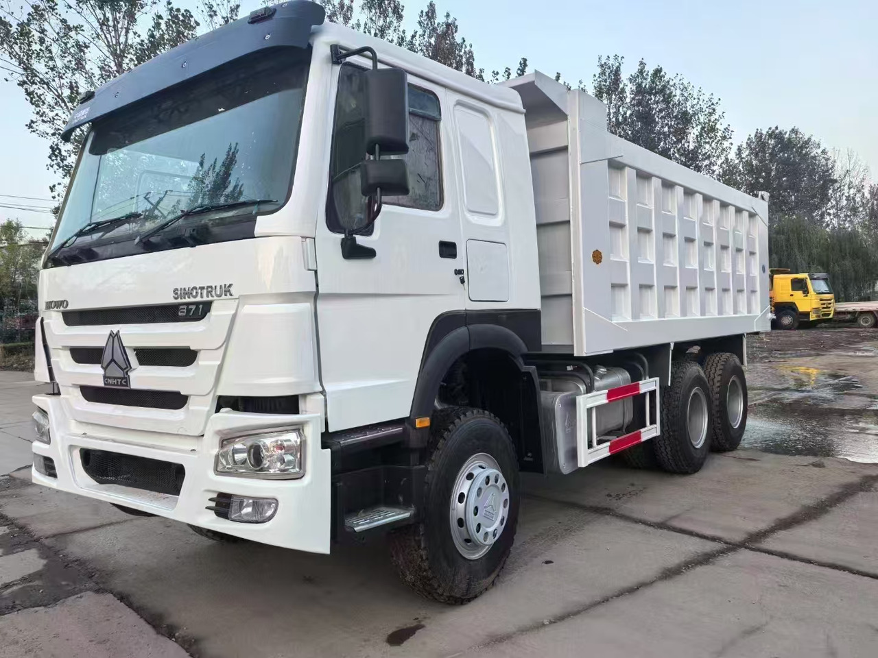 HOWO HOWO 371 SINOTRUK - 박스 트럭 : 사진 1 HOWO HOWO 371 SINOTRUK - 박스 트럭 : 사진 1