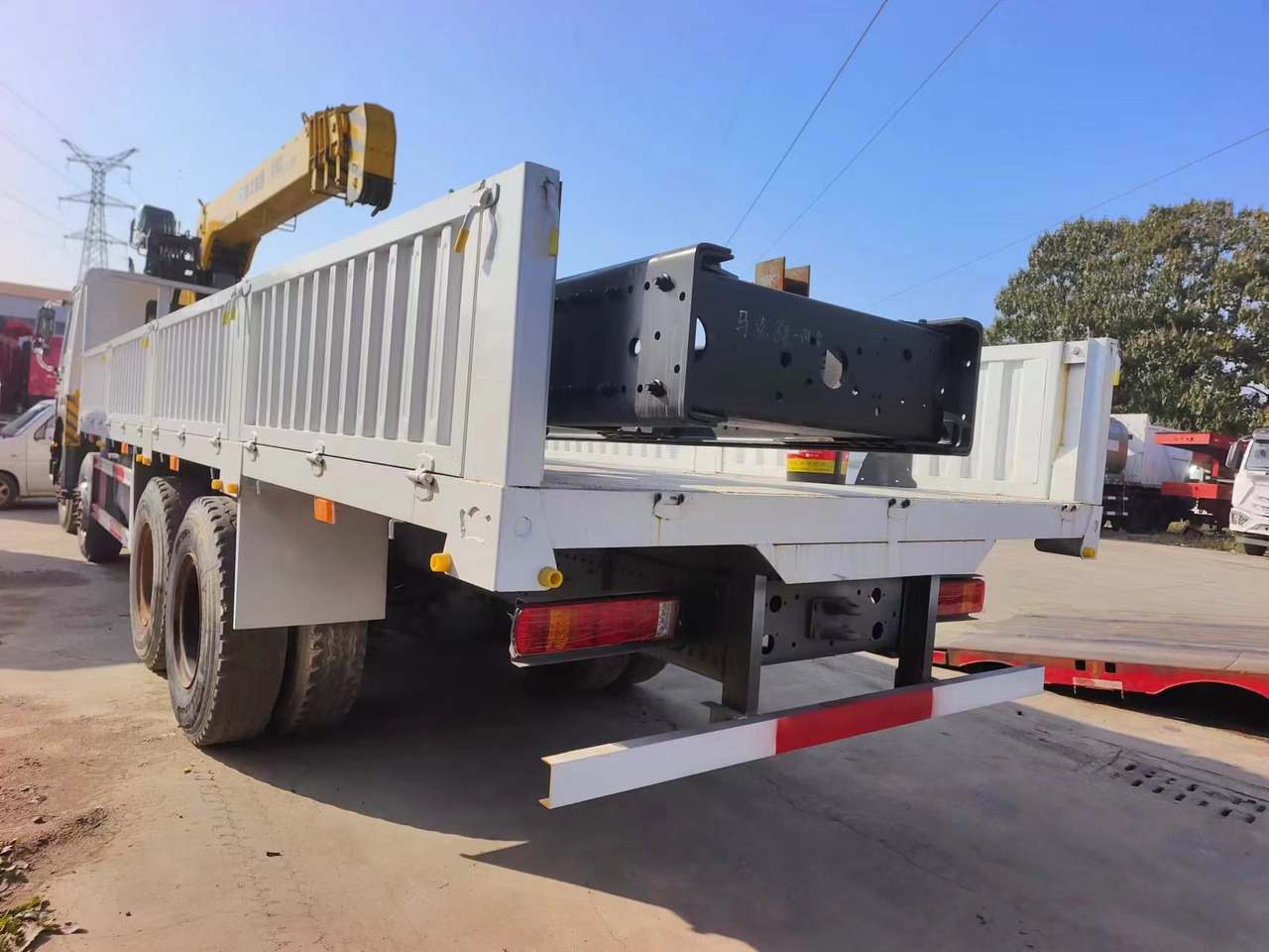 HOWO HOWO 371 chassis,10 TONS crane truck - 크레인 트럭 : 사진 2 HOWO HOWO 371 chassis,10 TONS crane truck - 크레인 트럭 : 사진 2