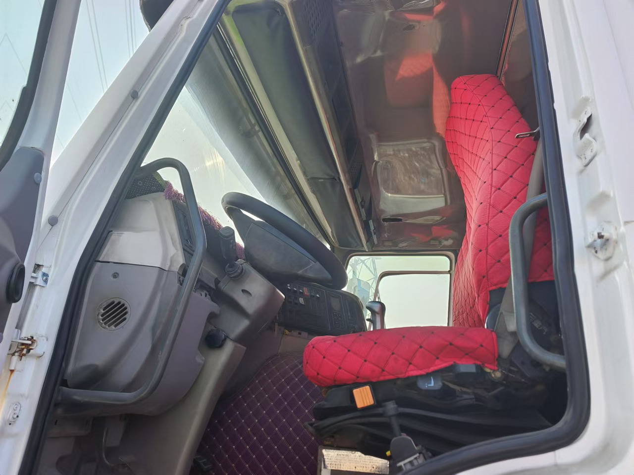 HOWO,XCMG HOWO 375,XCMG MSQS300-4 12 tons - 유조트럭 : 사진 4 HOWO,XCMG HOWO 375,XCMG MSQS300-4 12 tons - 유조트럭 : 사진 4