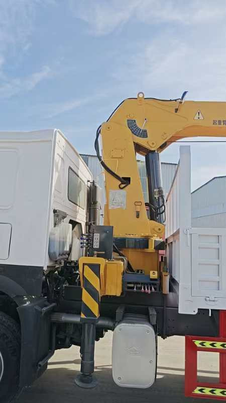 HOWO ,XCMG HOWO 375 engine,XCMG 12 tons crane truck - 크레인 트럭 : 사진 2 HOWO ,XCMG HOWO 375 engine,XCMG 12 tons crane truck - 크레인 트럭 : 사진 2