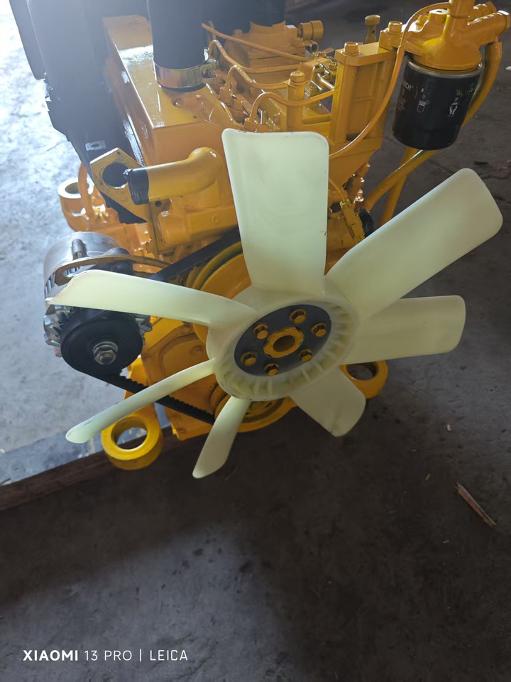 KOMATSU 4D95LE - 엔진 굴착기 용 : 사진 1 KOMATSU 4D95LE - 엔진 굴착기 용 : 사진 1