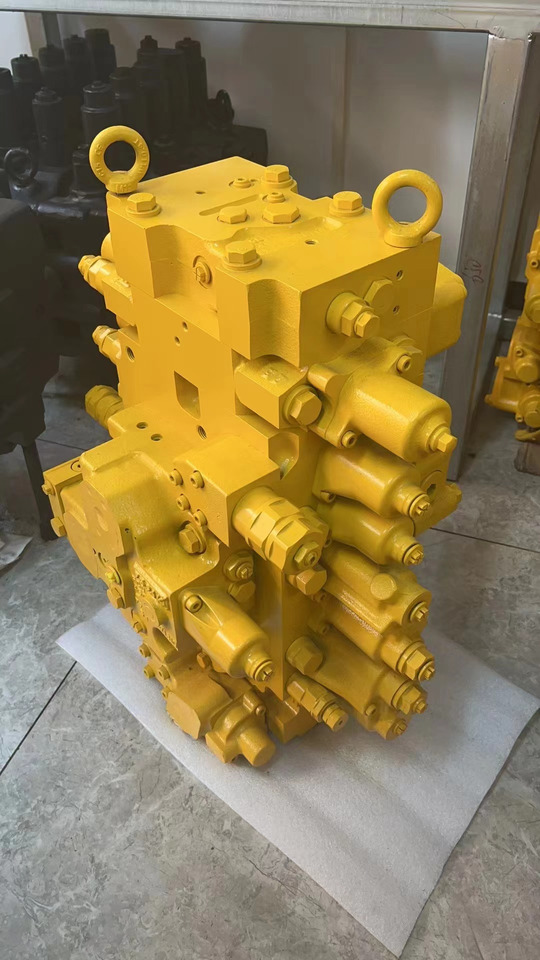 KOMATSU 723-48-26701 - 유압 밸브 굴착기 용 : 사진 3 KOMATSU 723-48-26701 - 유압 밸브 굴착기 용 : 사진 3