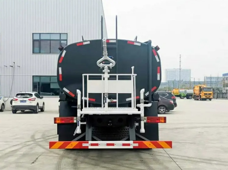 SHACMAN SHACMAN H3000 20 cubic meters tanker - 유조트럭 : 사진 5 SHACMAN SHACMAN H3000 20 cubic meters tanker - 유조트럭 : 사진 5