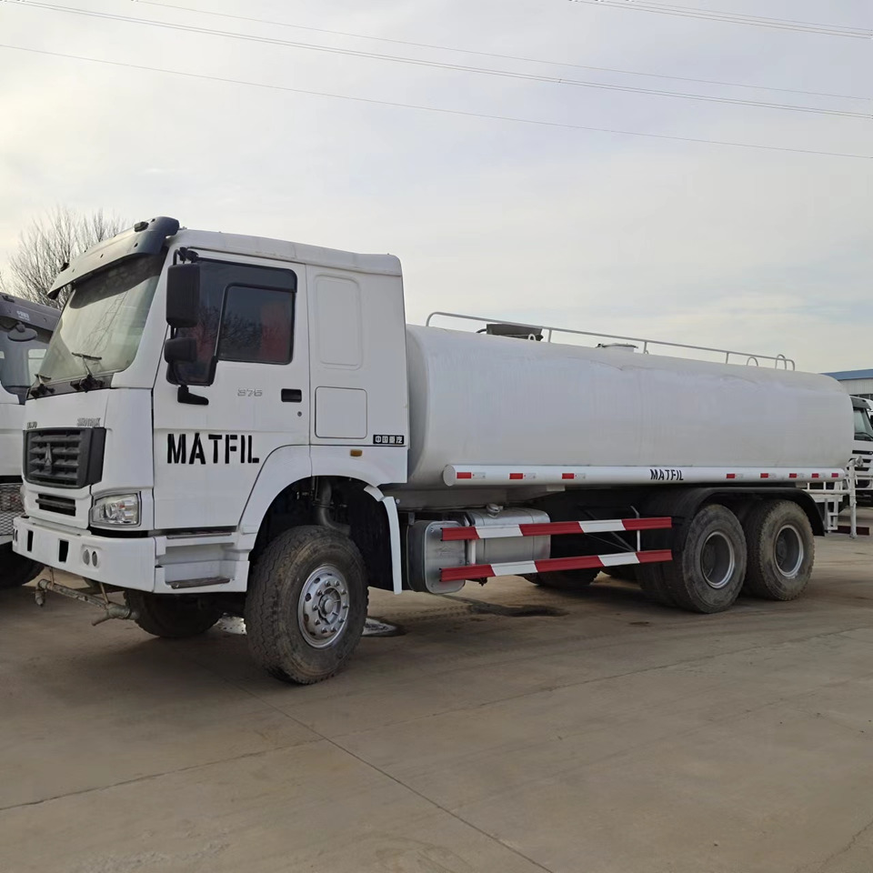 SINOTRUK 20 cubic meters tank - 유조트럭 : 사진 5 SINOTRUK 20 cubic meters tank - 유조트럭 : 사진 5