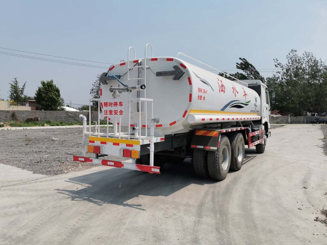SINOTRUK 20 cubic meters tank - 유조트럭 : 사진 2 SINOTRUK 20 cubic meters tank - 유조트럭 : 사진 2