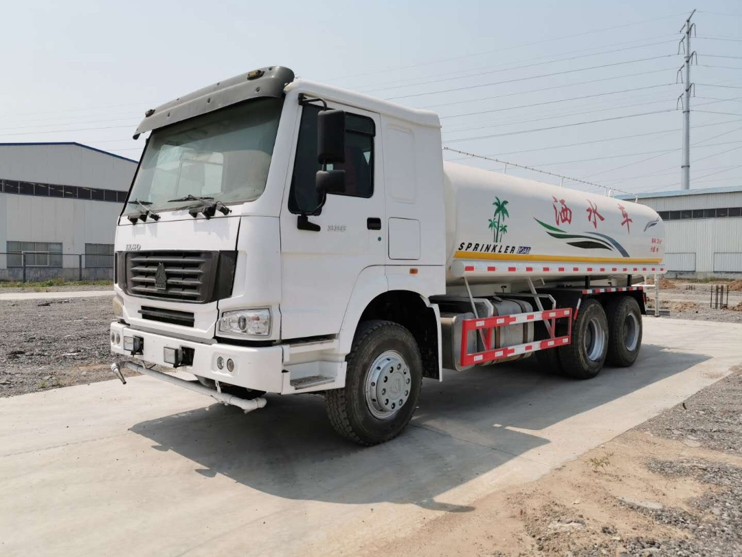 SINOTRUK 20 cubic meters tank - 유조트럭 : 사진 3 SINOTRUK 20 cubic meters tank - 유조트럭 : 사진 3