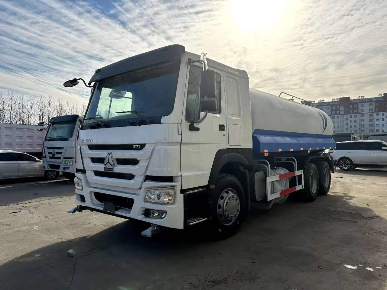 SINOTRUK 20 cubic meters tanker - 유조트럭 : 사진 2 SINOTRUK 20 cubic meters tanker - 유조트럭 : 사진 2