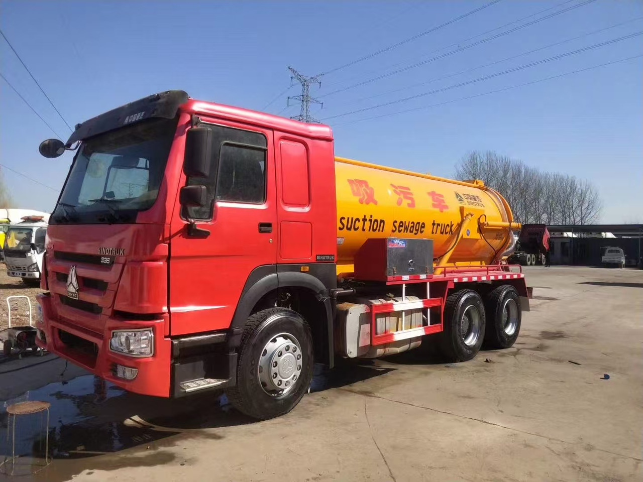 SINOTRUK SINOTRUK  336  suction sewage truck - 컨테이너 운반 장치/ 스와프 보디 트럭 : 사진 1 SINOTRUK SINOTRUK  336  suction sewage truck - 컨테이너 운반 장치/ 스와프 보디 트럭 : 사진 1