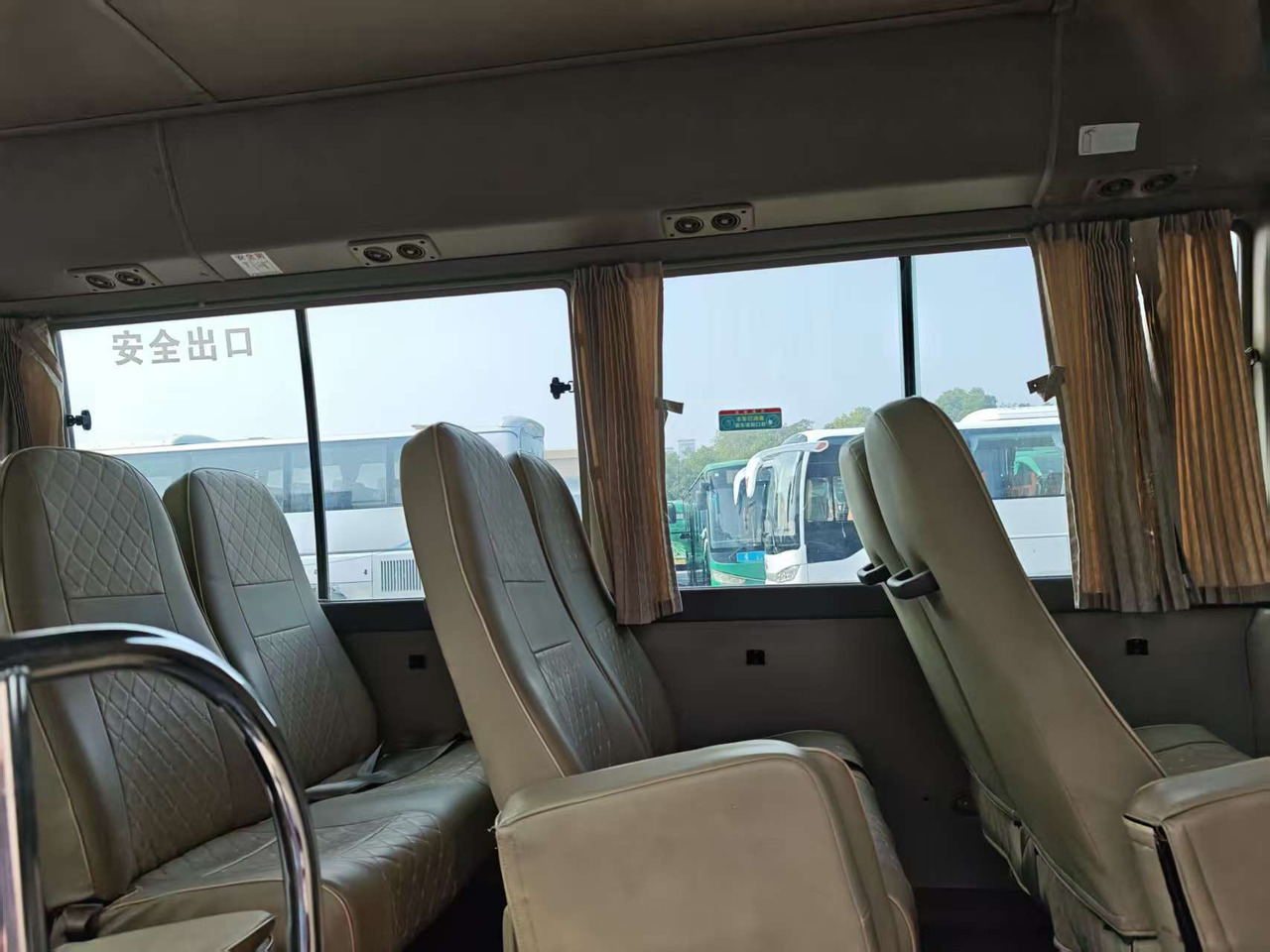 TOYOTA COASTER 23 seats - 대형 버스 : 사진 5 TOYOTA COASTER 23 seats - 대형 버스 : 사진 5