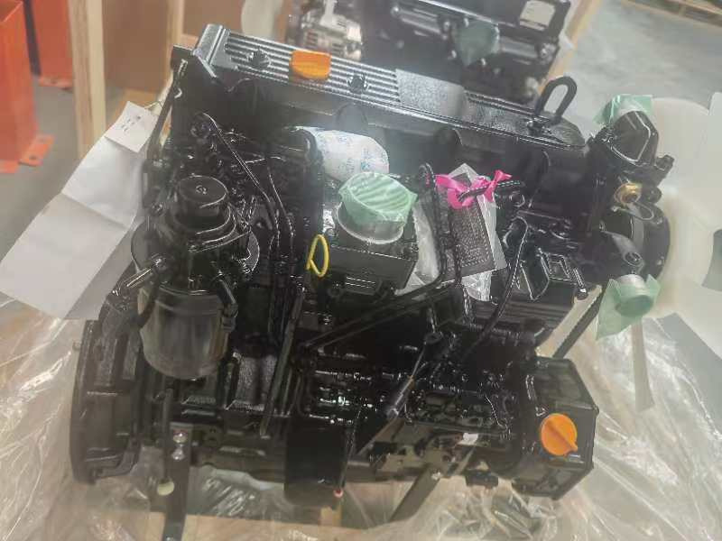 YANMAR 4TNE94 - 엔진 지게차 용 : 사진 2 YANMAR 4TNE94 - 엔진 지게차 용 : 사진 2