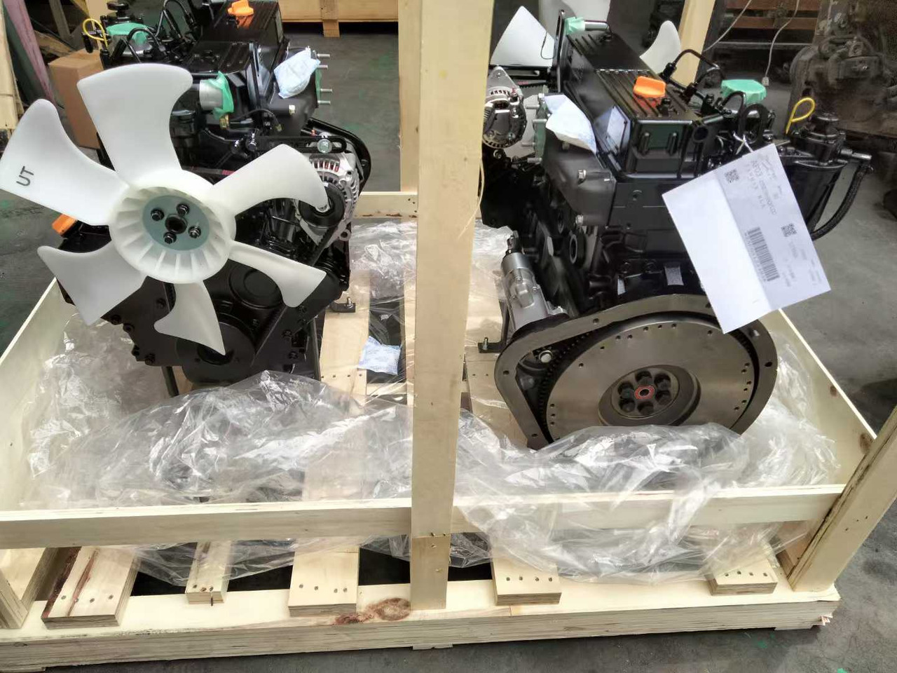 YANMAR 4TNE98 - 엔진 굴착기 용 : 사진 4 YANMAR 4TNE98 - 엔진 굴착기 용 : 사진 4