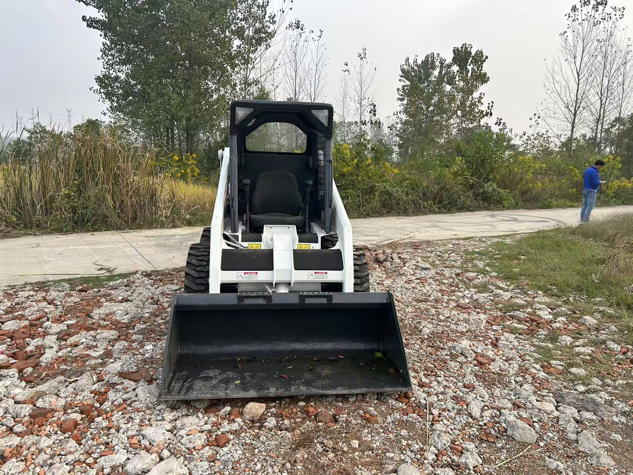 BOBCAT used skidsteer Bobcat S130 - 건설기계 : 사진 2 BOBCAT used skidsteer Bobcat S130 - 건설기계 : 사진 2