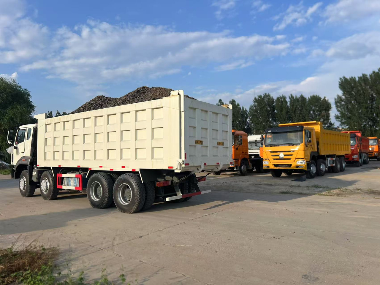 HOWO Used Dump Truck8*4 6*4 - 트럭 : 사진 2 HOWO Used Dump Truck8*4 6*4 - 트럭 : 사진 2