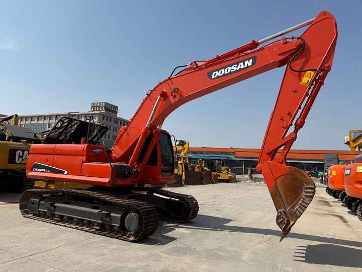 Heavy-Duty Doosan DX225LC-9C Excavator for Mining & Construction - Well-Maintained, Warranty Included - 크롤러 굴삭기 : 사진 2 Heavy-Duty Doosan DX225LC-9C Excavator for Mining & Construction - Well-Maintained, Warranty Included - 크롤러 굴삭기 : 사진 2