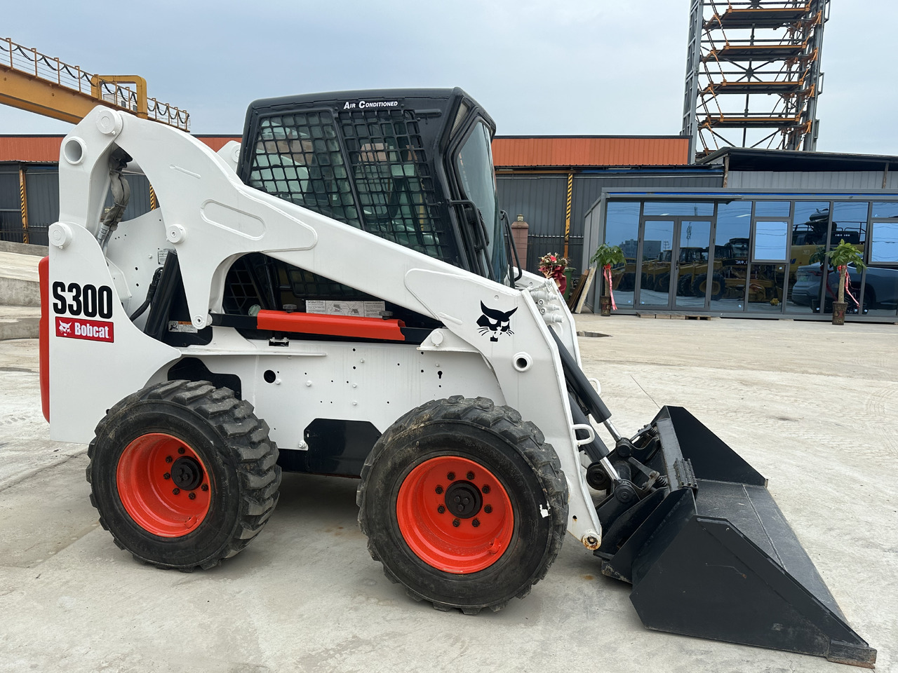 Second hand Hot sale skid-steers Bobcat S300 - 스키드 스티어 로더 : 사진 4 Second hand Hot sale skid-steers Bobcat S300 - 스키드 스티어 로더 : 사진 4
