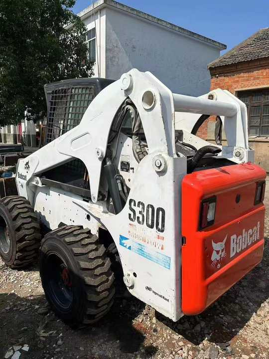 Used Bob Cat Bob Cat S300 Used Skid Steer Wheel Loader Multifunctional Track Loaders Bobcat - 휠 로더 : 사진 4 Used Bob Cat Bob Cat S300 Used Skid Steer Wheel Loader Multifunctional Track Loaders Bobcat - 휠 로더 : 사진 4