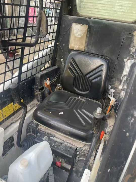 스키드 스티어 로더 Used Bobcat S70 Skid Teer in Stock Good Condition bobcat S70 S160 185 300 330 Skid Steer for Sale : 사진 6 스키드 스티어 로더 Used Bobcat S70 Skid Teer in Stock Good Condition bobcat S70 S160 185 300 330 Skid Steer for Sale : 사진 6