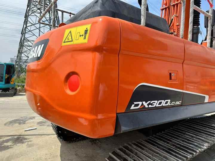 Used Digger DOOSAN DX300 Construction Machinery Construction Digger Used DOOSAN DX300 Cheap Excavator - 크롤러 굴삭기 : 사진 5 Used Digger DOOSAN DX300 Construction Machinery Construction Digger Used DOOSAN DX300 Cheap Excavator - 크롤러 굴삭기 : 사진 5