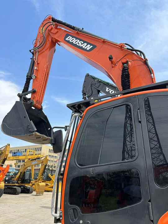 Used Digger DOOSAN DX300 Construction Machinery Construction Digger Used DOOSAN DX300 Cheap Excavator - 크롤러 굴삭기 : 사진 2 Used Digger DOOSAN DX300 Construction Machinery Construction Digger Used DOOSAN DX300 Cheap Excavator - 크롤러 굴삭기 : 사진 2